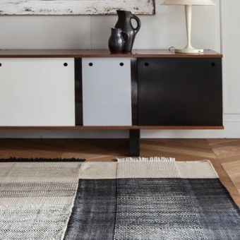 Tres Black Rugs