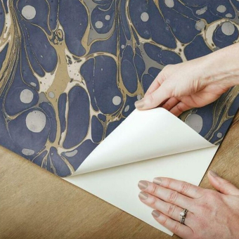 Papier peint adhésif Marbled Endpaper Black/Gold York Wallcoverings