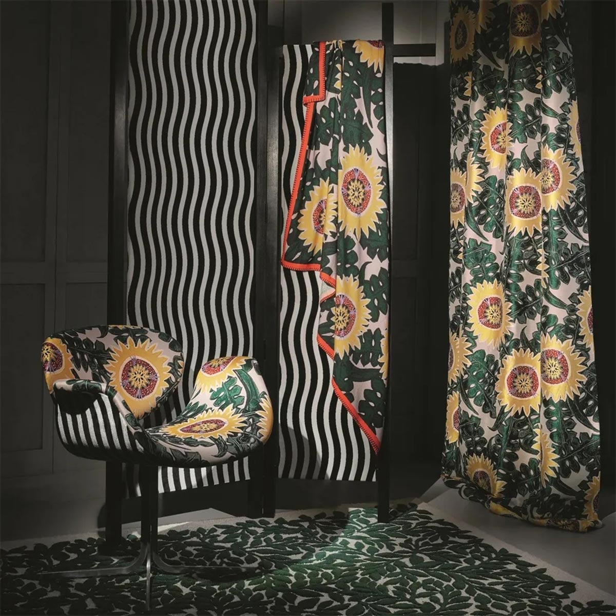 CHRISTIAN LACROIX 花柄 ストール Christian Lacroix Scarf Signature Design - Chiffon Silk Square