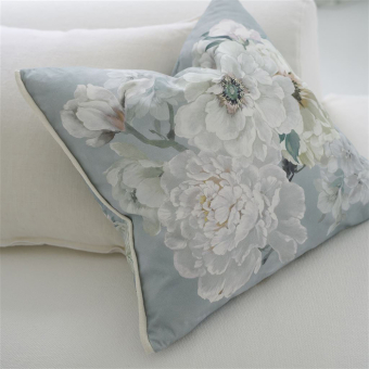 Fleur Blanche Cushion