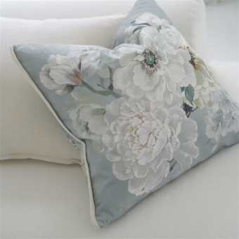 Fleur Blanche Cushion