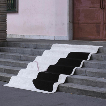 Tapis Antique Rose and Black