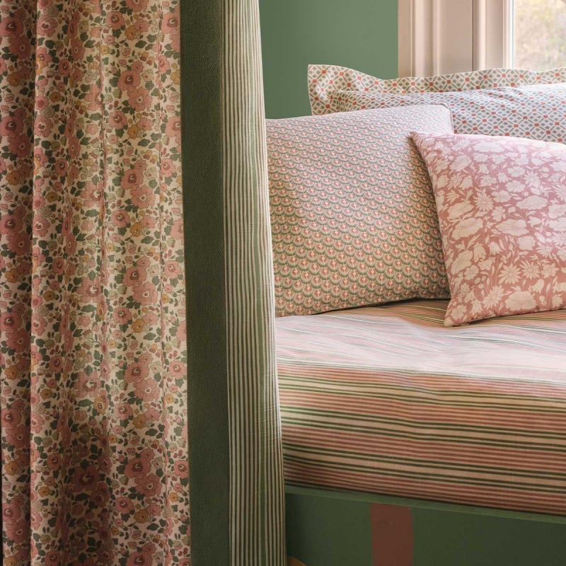 Liberty London - Tissu Betsy Tana Lawn Coton Rouge - Coup de coudre