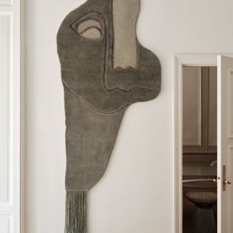 Tapis Unmasked Eye