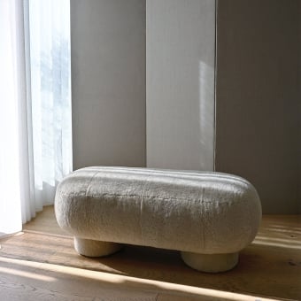 Pouf Big Foot in pelle di pecora