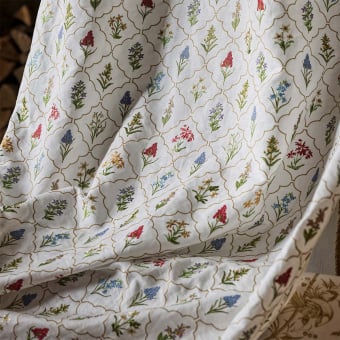 Tissu Spring Meadow Embroidery