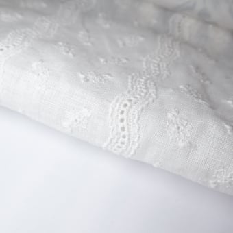 Voile Vineyard Eyelet
