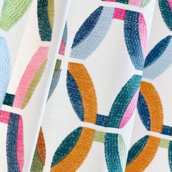 Tissu Passageway Embroidery
