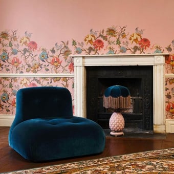 Papel pintado mural panorámico Climbing Walls Artemis Blush House of Hackney