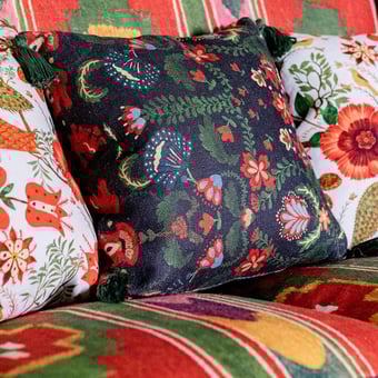 Zabola Fabric Green/Red Mindthegap