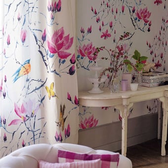 Papel pintado mural panorámico Madame Butterfly Peony Designers Guild