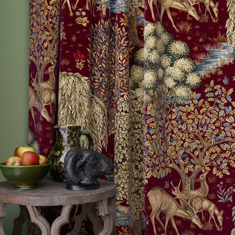 Samt The Brook Tapestry Red Morris and Co