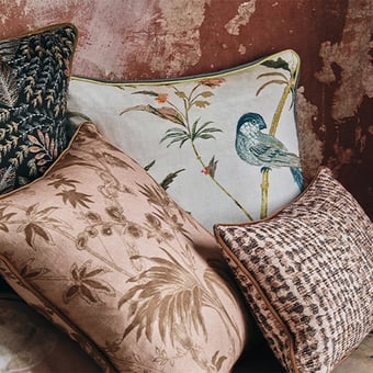 Pluma Cushion Gris Romo