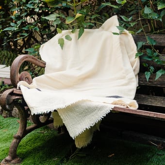 Tanhu Ivoire Blanket Ivoire Lapuan Kankurit