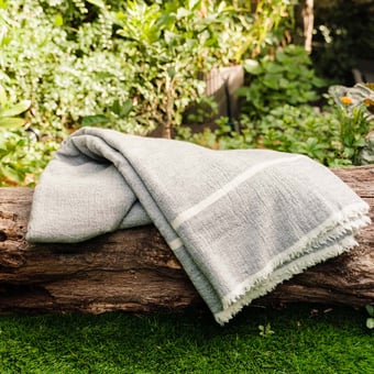 Tanhu Gris Blanket Gris Lapuan Kankurit