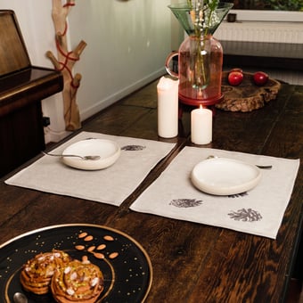 Set of 2 Käpy Placemats Graphite Lapuan Kankurit