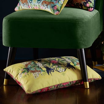 Coussin Wonderlust Tea Story Citron Clarke and Clarke
