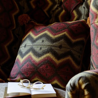 Pyramidenspitze Cushion Red Mindthegap