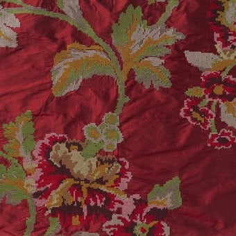 Madeleine Embroidered Silk Grenat Nobilis